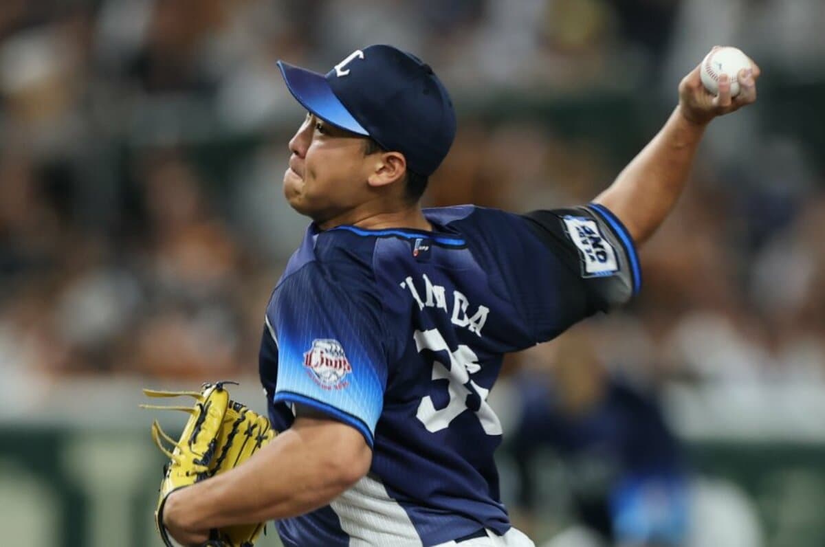 西口文也選手 実使用スパイク img_b7cc0590747338ecbfd84ef65d