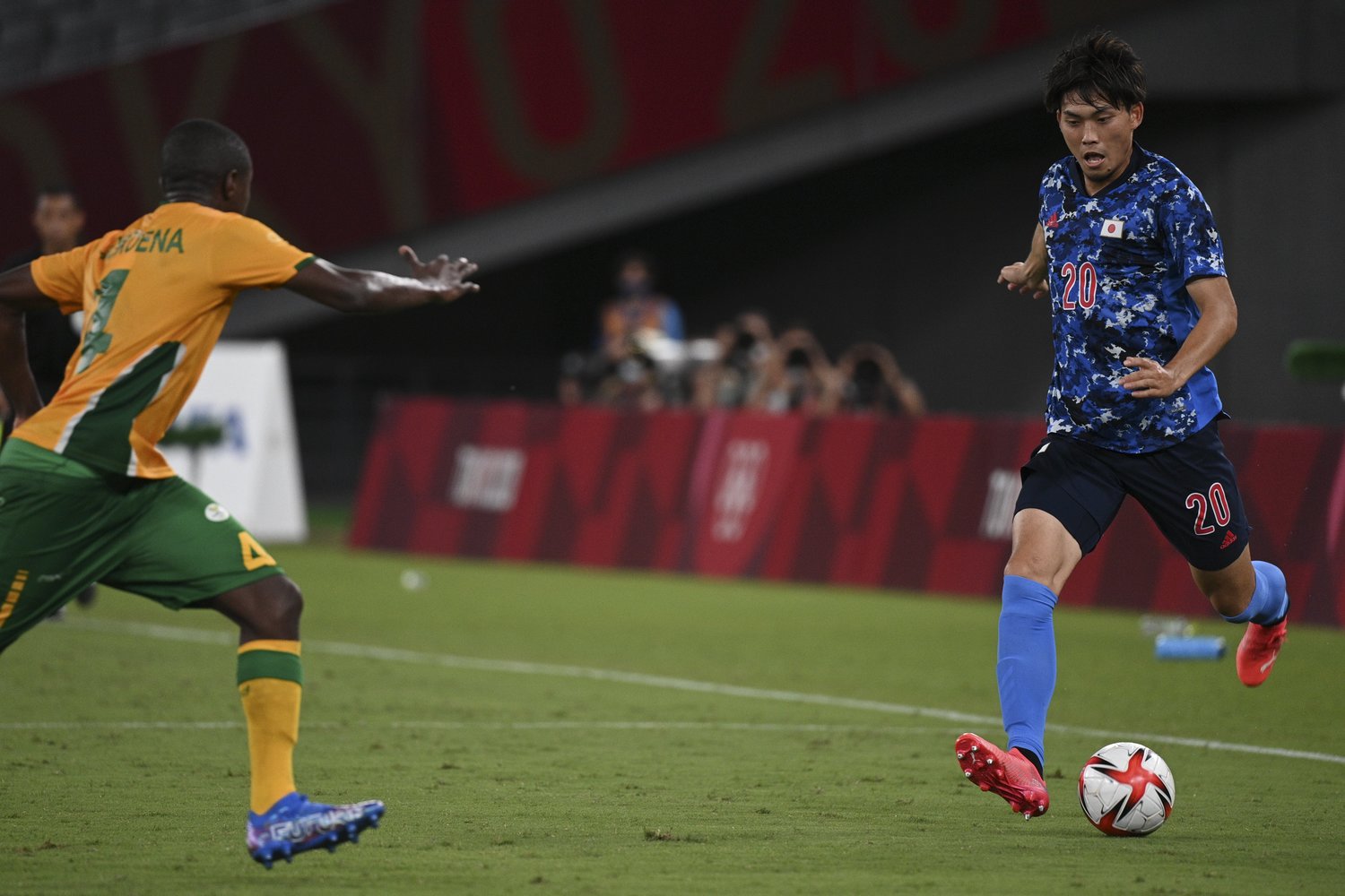 85分に堂安律に代わって送りこんだ町田浩樹も、森保監督の明確な意図を感じる選手交代だった ©JMPA