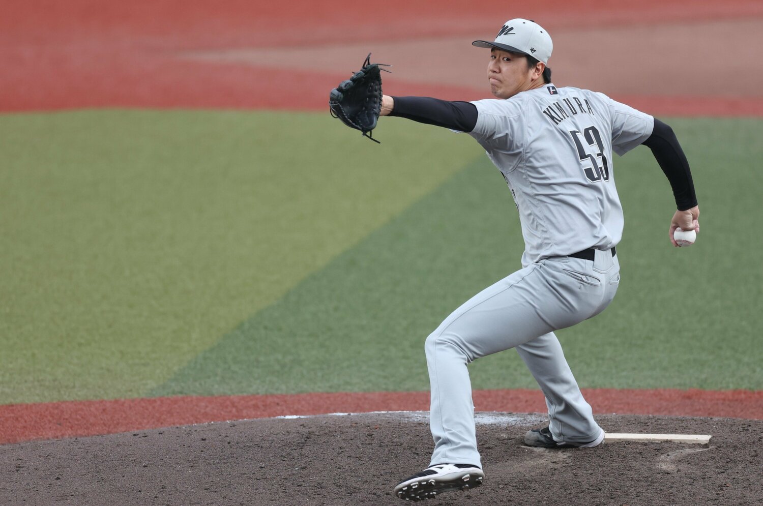 堂々としたマウンド捌きを見せる木村 ©︎Chiba Lotte Marines