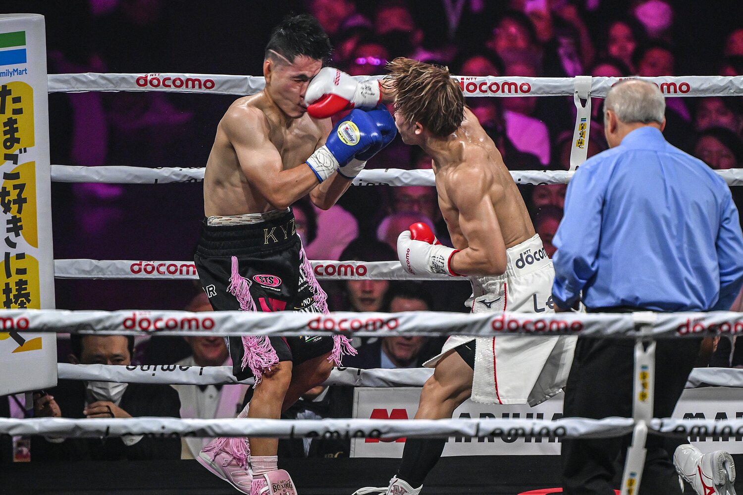 原田も何度ももらったというフィニッシュブローがキムの顔面をとらえる　©Takuya Sugiyama