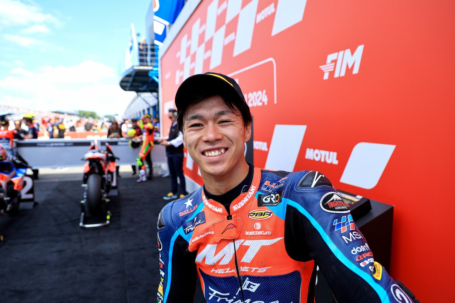 アッセンで今季の予選最高位となる2番手を獲得し、笑顔を見せた小椋 ©Satoshi Endo