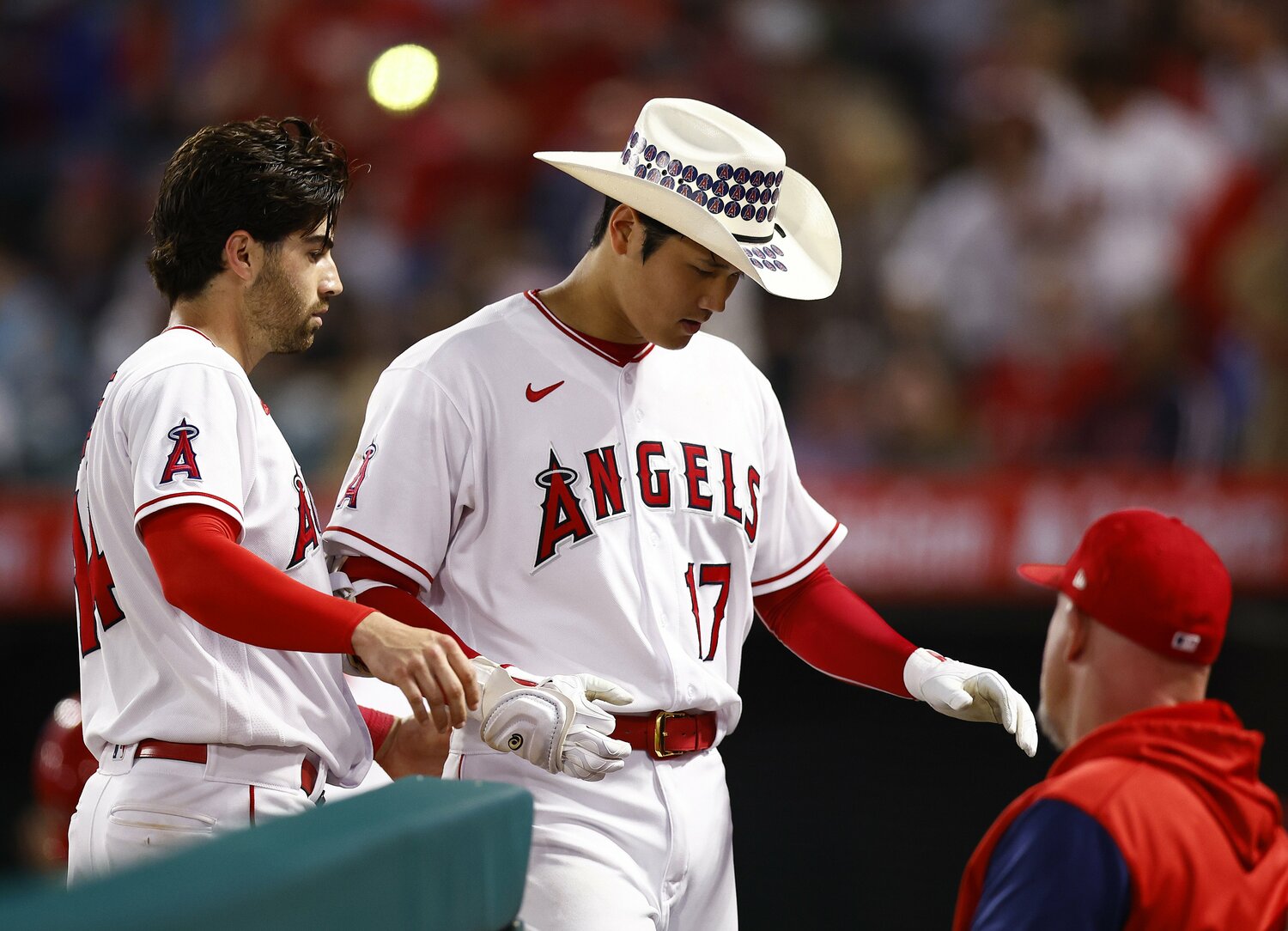 逆転2ランを放っても大谷翔平の表情が緩むことはなかった　©Getty Images