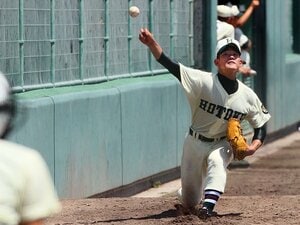 報徳・田村、京都外大西・松岡……。甲子園を沸かせる1年生の逸材たち。