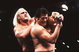 「プロレス史上最大の謎」42年前のアントニオ猪木“舌出し失神事件”の真相を追う…実弟が語った衝撃の真実「病院着のままの兄貴と美津子さんを…」