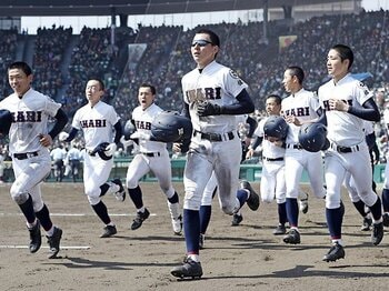 21世紀枠が示した高校野球の多様性。私立の強豪だけが野球ではないのだ。＜Number Web＞ photograph by Kyodo News