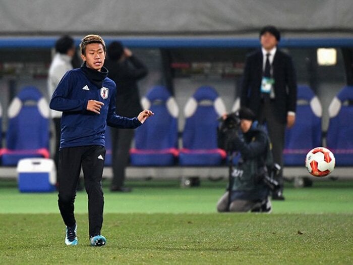 東京五輪世代初のA代表も出場ゼロ。初瀬亮は遠藤保仁の道を歩めるか。＜Number Web＞ photograph by Getty Images