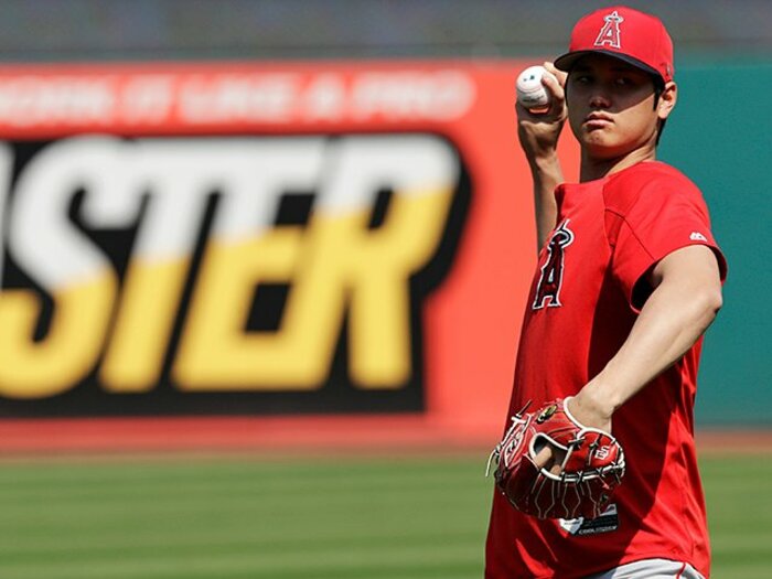二刀流こそが大谷翔平のリズムだ。打つと投げるの好循環が復活中。<Number Web> photograph by AFLO
