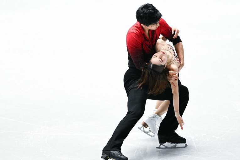 全日本選手権SP。三浦に左肩脱臼のアクシデントがあった【スワイプするとそのほかの写真もご覧になれます】　©Asami Enomoto