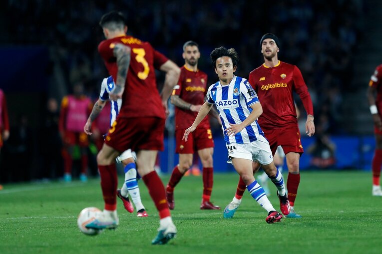 久保建英がELで味わった「先発落ち→敗退」での怒り・悲しみを撮った「タケ！と不調ソシエダサポが期待したが…」〈代表合流前にゴール〉(56)