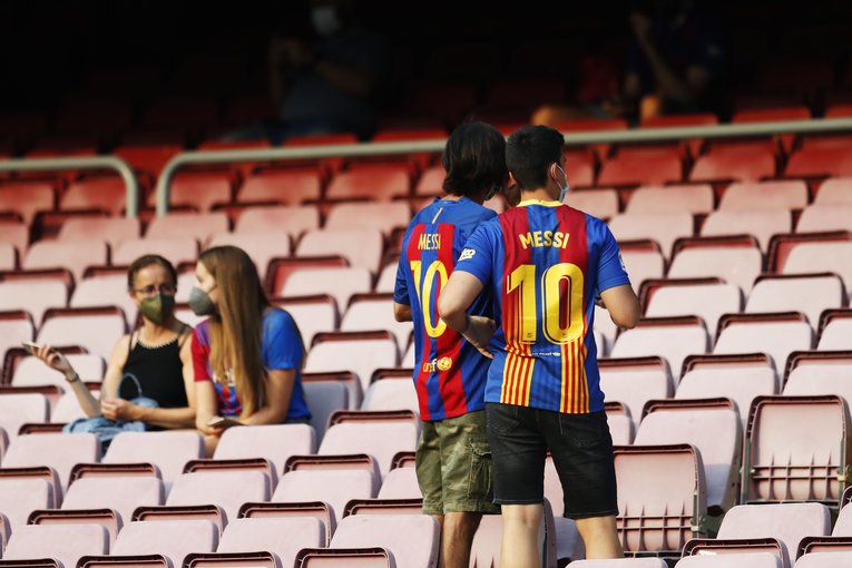 “メッシが去ったバルサとカンプノウ初戦”はどんな雰囲気だったか… 背番号10のファンと「前半10分のメッシコール＋ブーイング」〈現地撮影〉(5)