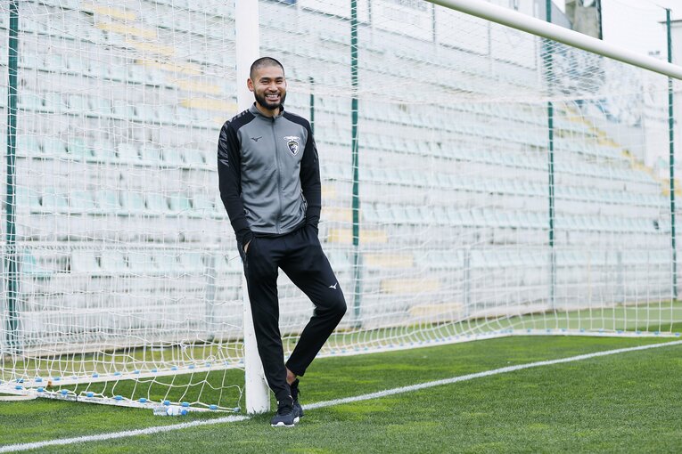 2月27日に28歳になった中村航輔。2021年1月ポルトガル・ポルティモネンセSCに完全移籍。今季9月4日のファマリカン（ホーム）戦でスタメン出場。そこからリーグ戦18試合連続スタメン出場（2月末現在）　©Daisuke Nakashima