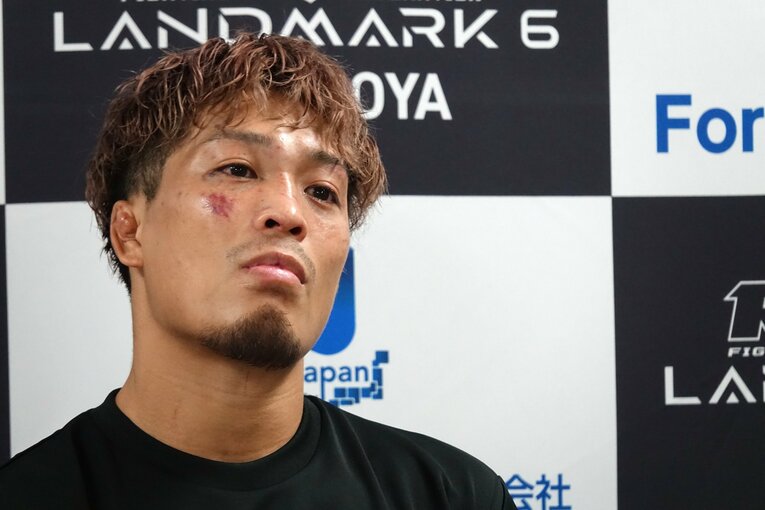 スプリット判定で佐藤将光に敗れた太田忍。試合後の会見では悔しそうな表情を浮かべていた　©Koji Fuse