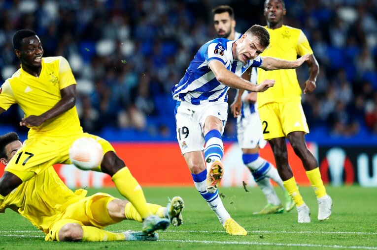 “クボコールに応えるヘディングアシスト”だけでない久保建英の強み 「自信に満ちる右サイドでの落ち着き」をELで撮った(18)