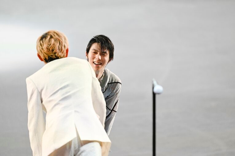 スガシカオ氏に挨拶する羽生　©️Asami Enomoto