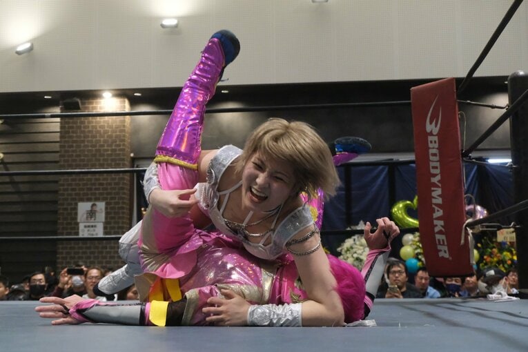 「他では見られない安納サオリだった」人気女子レスラー“3試合出ずっぱり”の凱旋興行に密着「体重が4kg減って…そりゃそうですよね」(11)