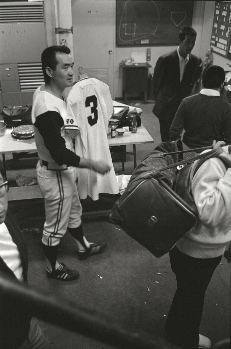 1974年10月14日、長嶋茂雄の現役ラストゲームのロッカールーム　©BUNGEISHUNJU