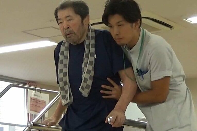 パーキンソン病と闘いながら、懸命なリハビリを続けたマサ斎藤さん ／ photograph by 株式会社アンサンヒーロー