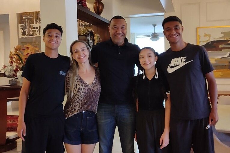 ブラジルで家族仲睦まじく生活している　©Hiroaki Sawada