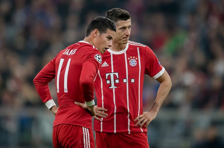 バイエルンでチームメートとして戦うハメス（左）とレバンドフスキ。コロンビアvs.ポーランドの直接対決も、日本の命運を握る可能性がある。 ／ photograph by Getty Images