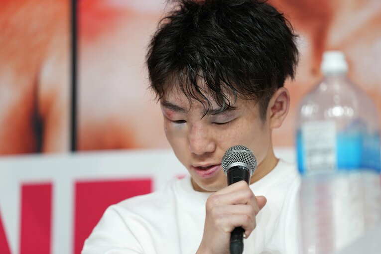 試合後会見での寺地拳四朗。落胆は隠せなかったが、内面には他者を思いやる気持ちが芽生えていた　©Naoki Kitagawa