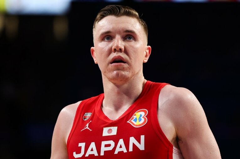 バスケ躍進の“重要人物”ホーキンソンのルーツを父が明かした ／ photograph by Takashi Aoyama/Getty Images