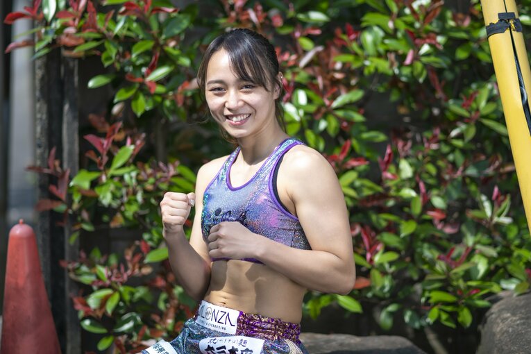 「武尊さんみたいに気迫で前に出て…」大学1年生・松谷綺が19歳で狙う“K-1女子”の頂点《特別フォトインタビュー》(16)