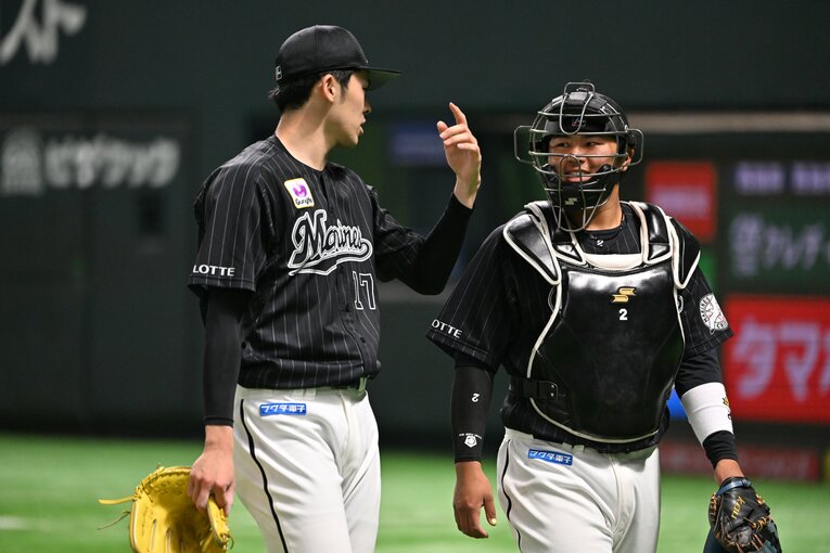 昨シーズン、佐々木朗-松川バッテリーで完全試合を達成した　©Hideki Sugiyama