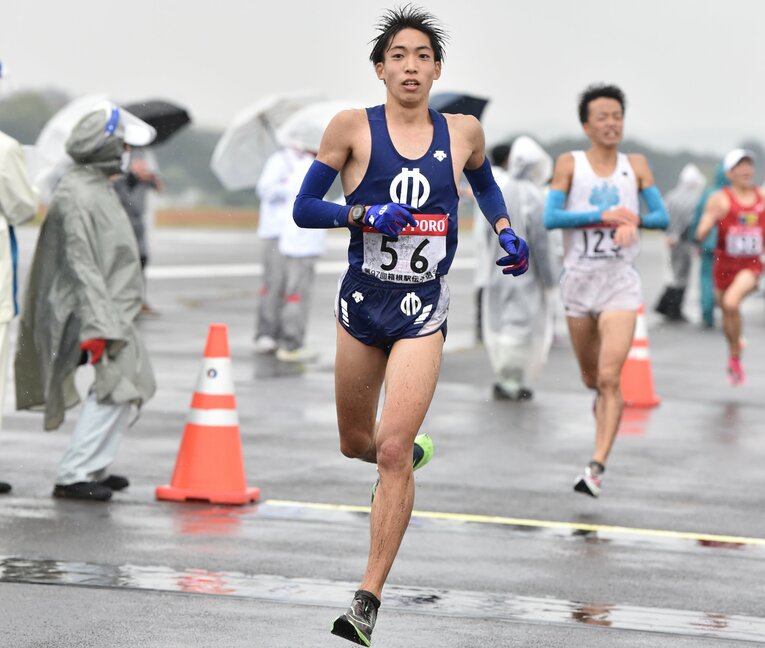 順天堂大学・三浦龍司（61分41秒）。1年生よる日本人トップは第86回大会予選会の村澤明伸以来の快挙だった　©JMPA