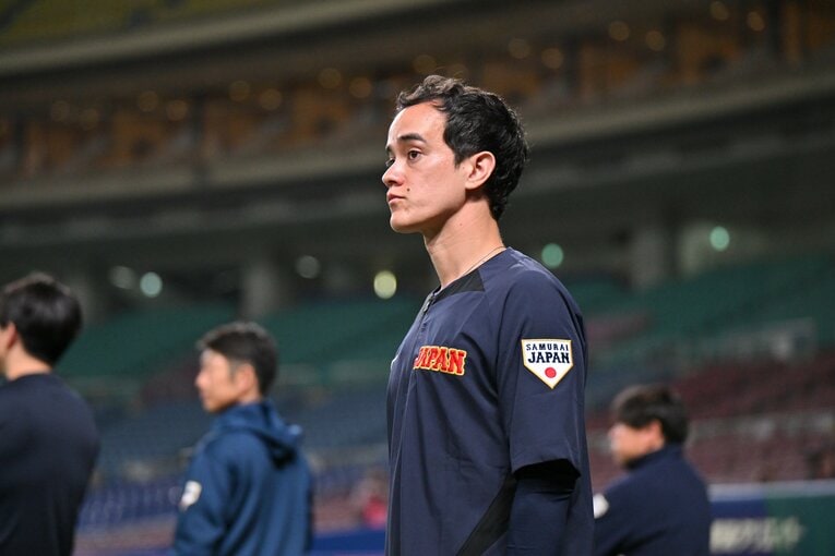 代表スタッフとして帯同するドジャースのアイアトン通訳　©Hideki Sugiyama