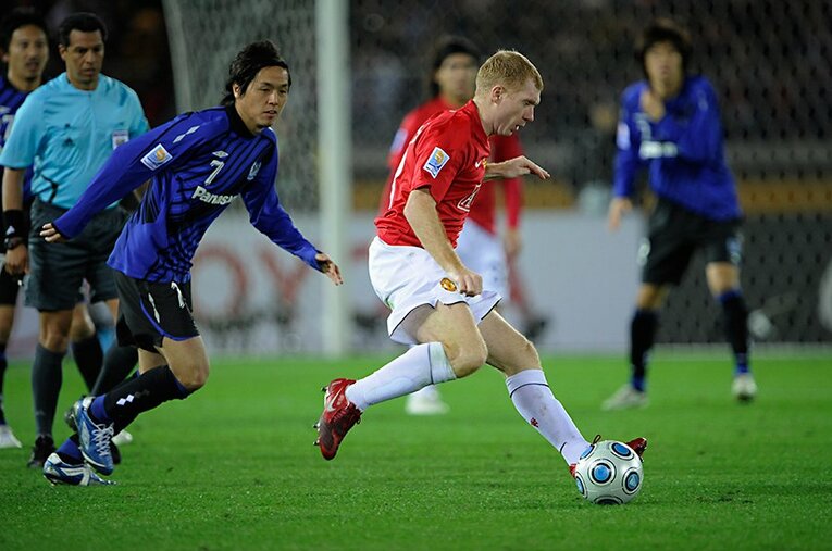 2008年クラブW杯、遠藤保仁とスコールズのマッチアップ　©Takuya Sugiyama