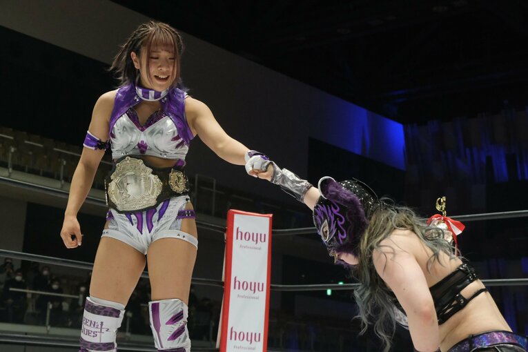 試合後にはグータッチで互いを称え合った2人