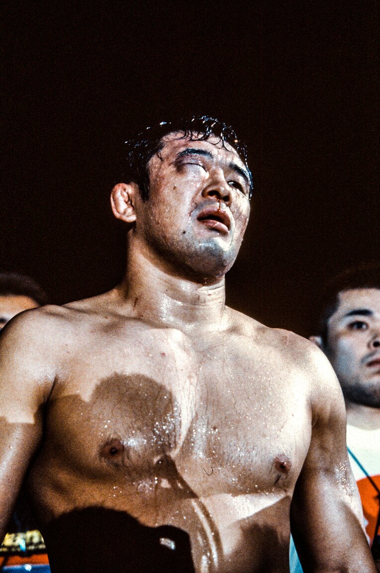 ミルコの蹴り上げで眼窩底骨折した桜庭は2ラウンド終了時点でドクターストップとなった