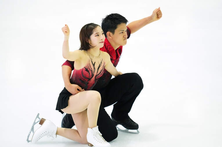 「璃来ちゃんが横でガッツポーズしているのが見えたので…」と木原も“便乗ガッツポーズ!?”　©AFLO