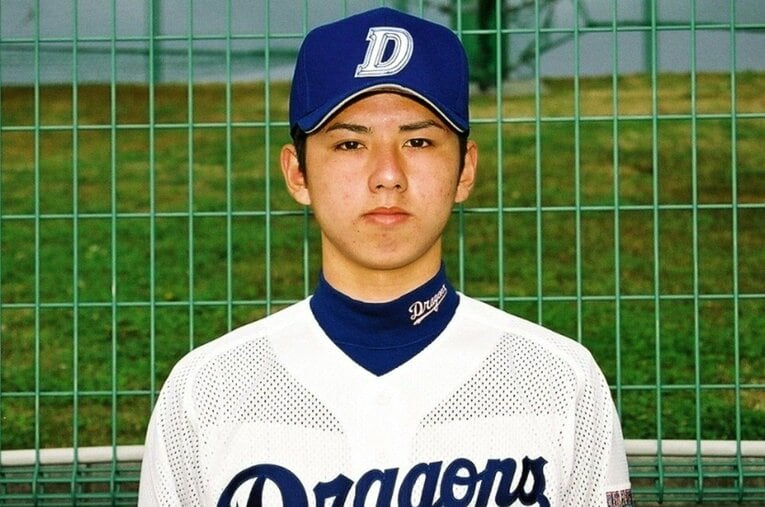 ルーキー時代の中日ドラゴンズ・中里篤史（2001年） ／ photograph by KYODO