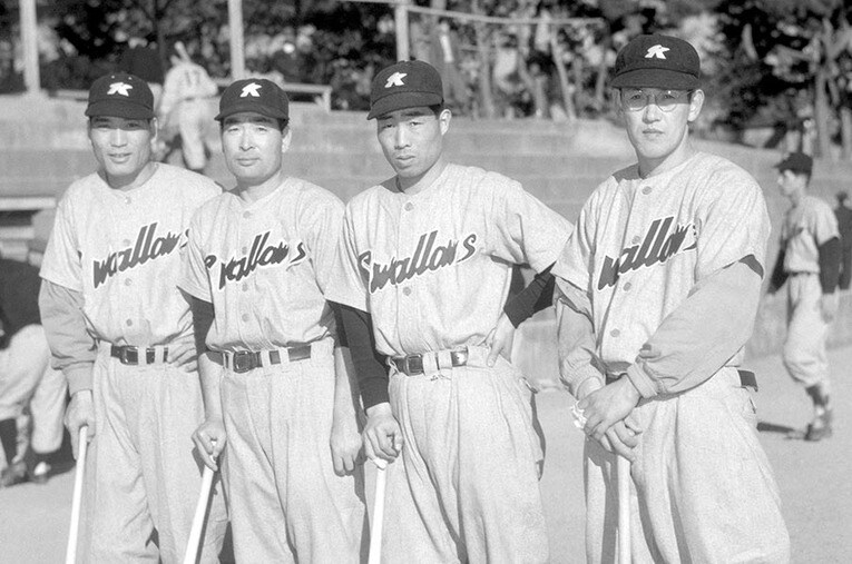 1950年に球団が創立された「国鉄スワローズ」。その巨大スタジアムは三鷹駅にあった ／ photograph by KYODO