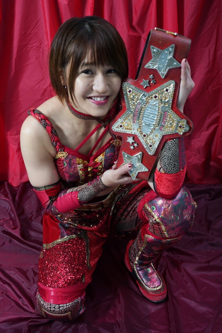 「あんな弱い奴に何ができる、とバカにされ…」デビューから15年、スターダム王者・朱里が女子プロレス大賞に輝くまで《特別グラビア》(22)