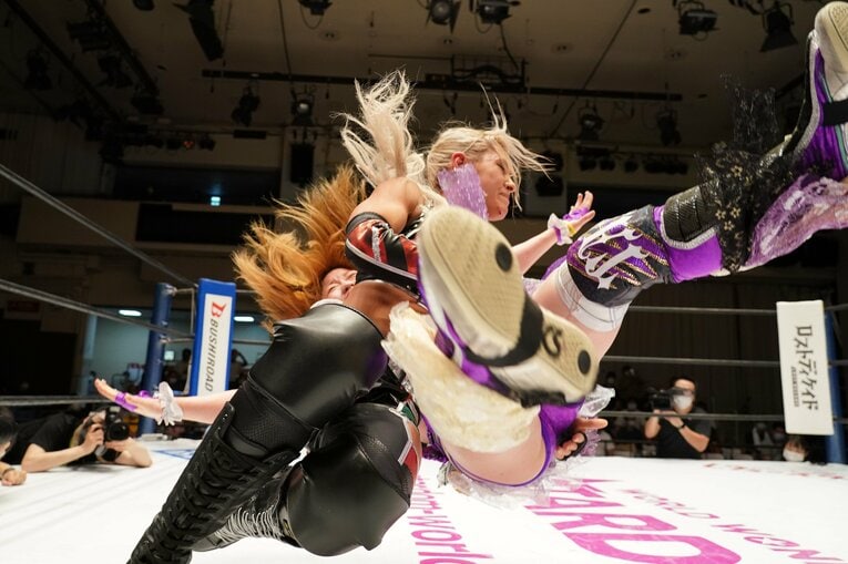 ジュリアと中野たむのシングル初遭遇は白いベルトの王座決定戦だった。2020年7月26日、後楽園ホール