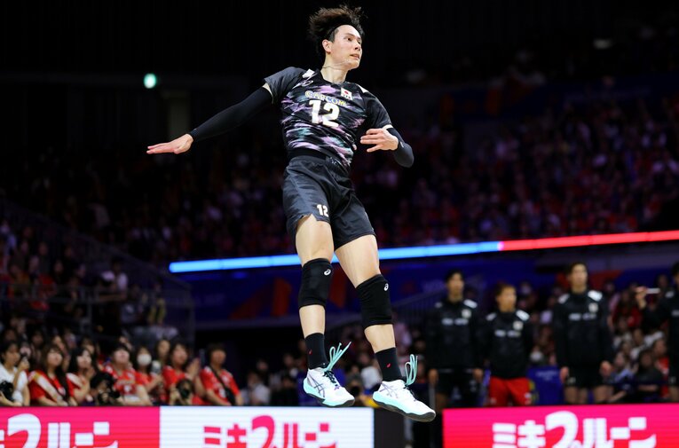 ティリ監督も評価する高橋藍のサーブ　©︎JVA/AFLO SPORT
