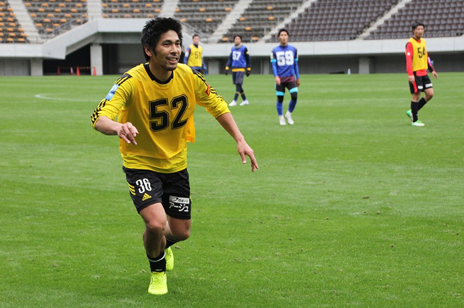 34歳・村上和弘は再び復活するのか。2度目のJトライアウトで求めた「和」。<Number Web> photograph by Satoshi Shigeno