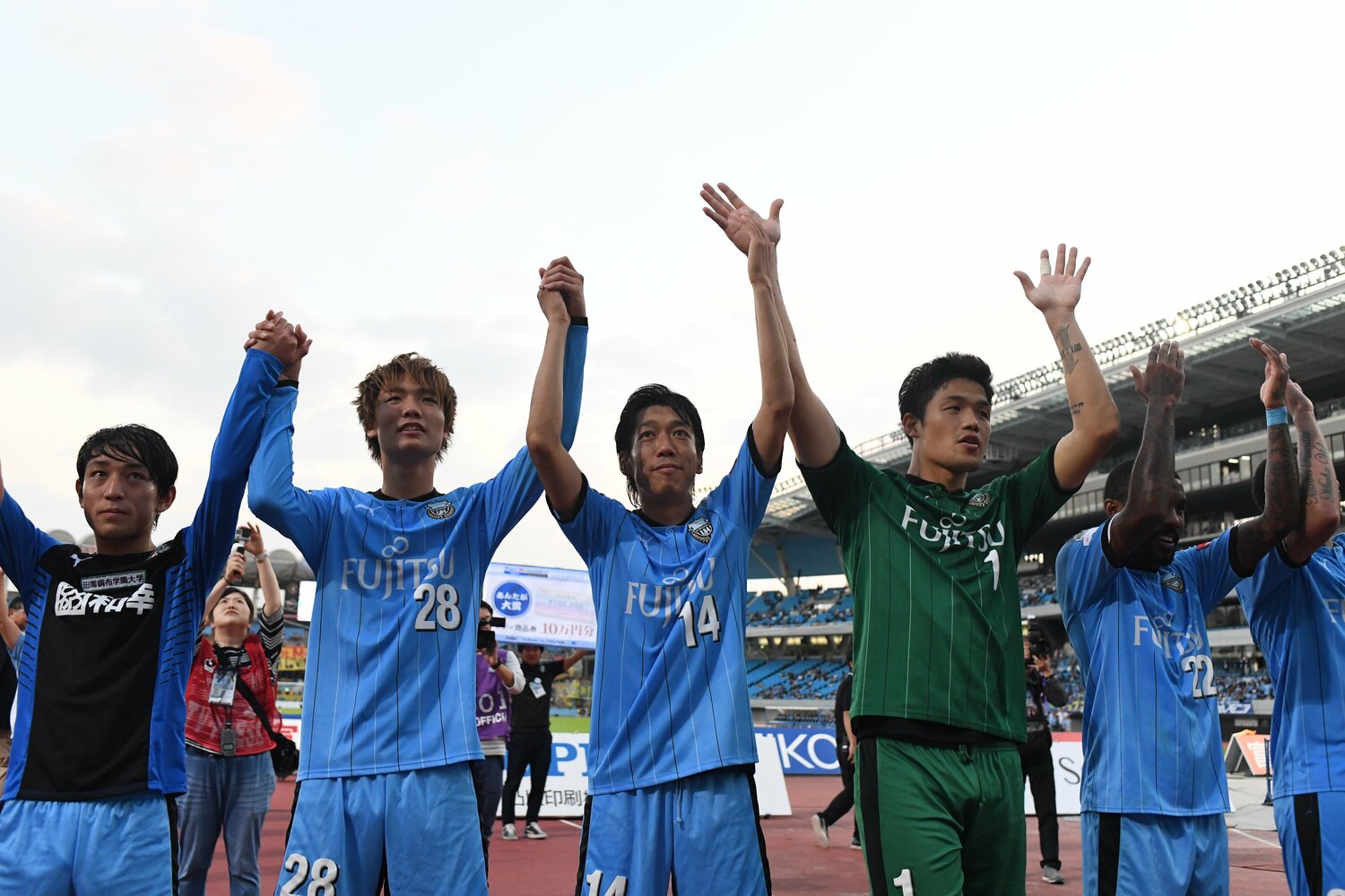 若手がプレーしやすい雰囲気を作る中村に板倉は感謝していた　©︎GettyImages