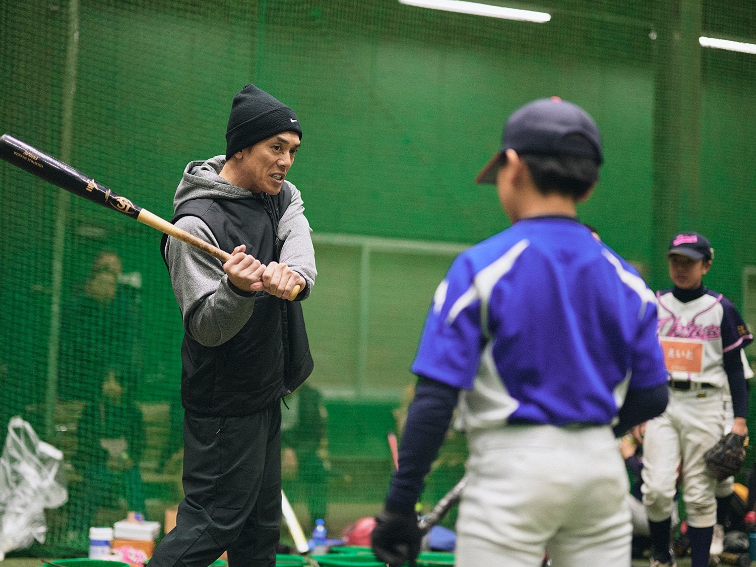 一人ひとりからの質問に丁寧に答える松井さん