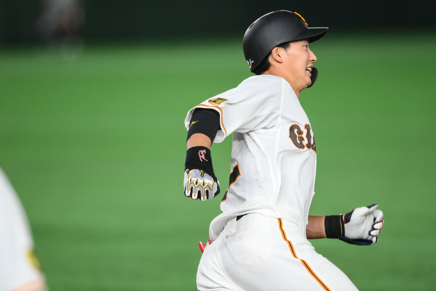 大野雄大から決勝HRを放った廣岡©Nanae Suzuki