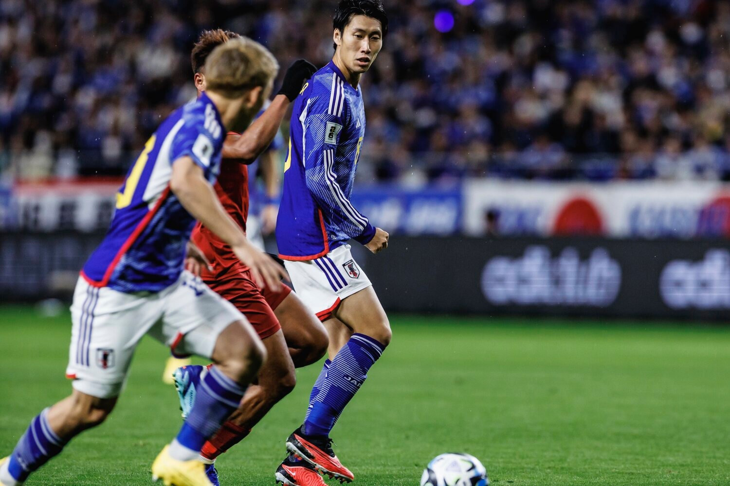 カタールW杯から常に代表の常連だった鎌田のアジア杯落選は、日本だけでなくイタリアでも驚きだったようだ　©Kiichi Matsumoto