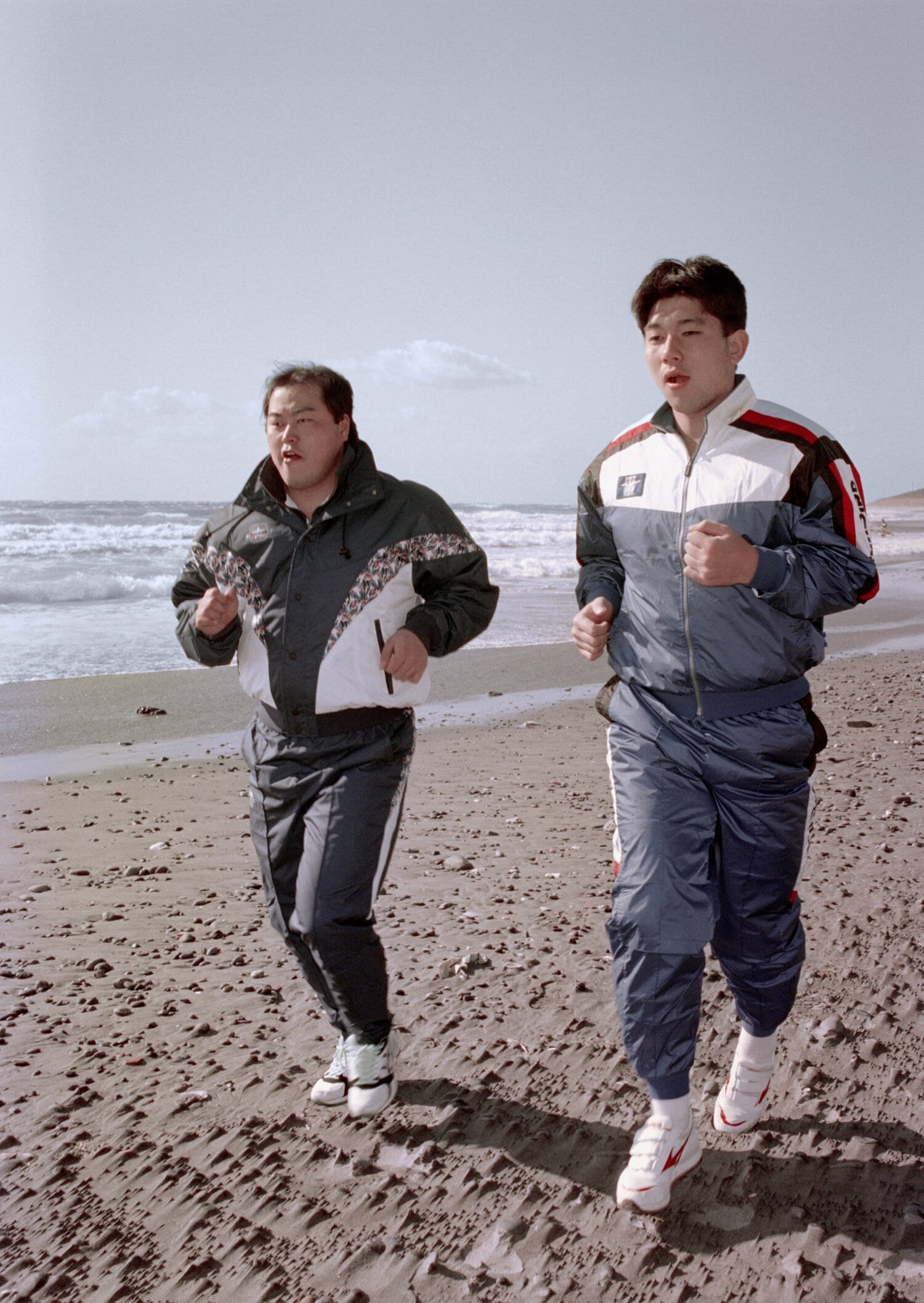 1994年、自主トレをともにする佐野と野茂　©KYODO
