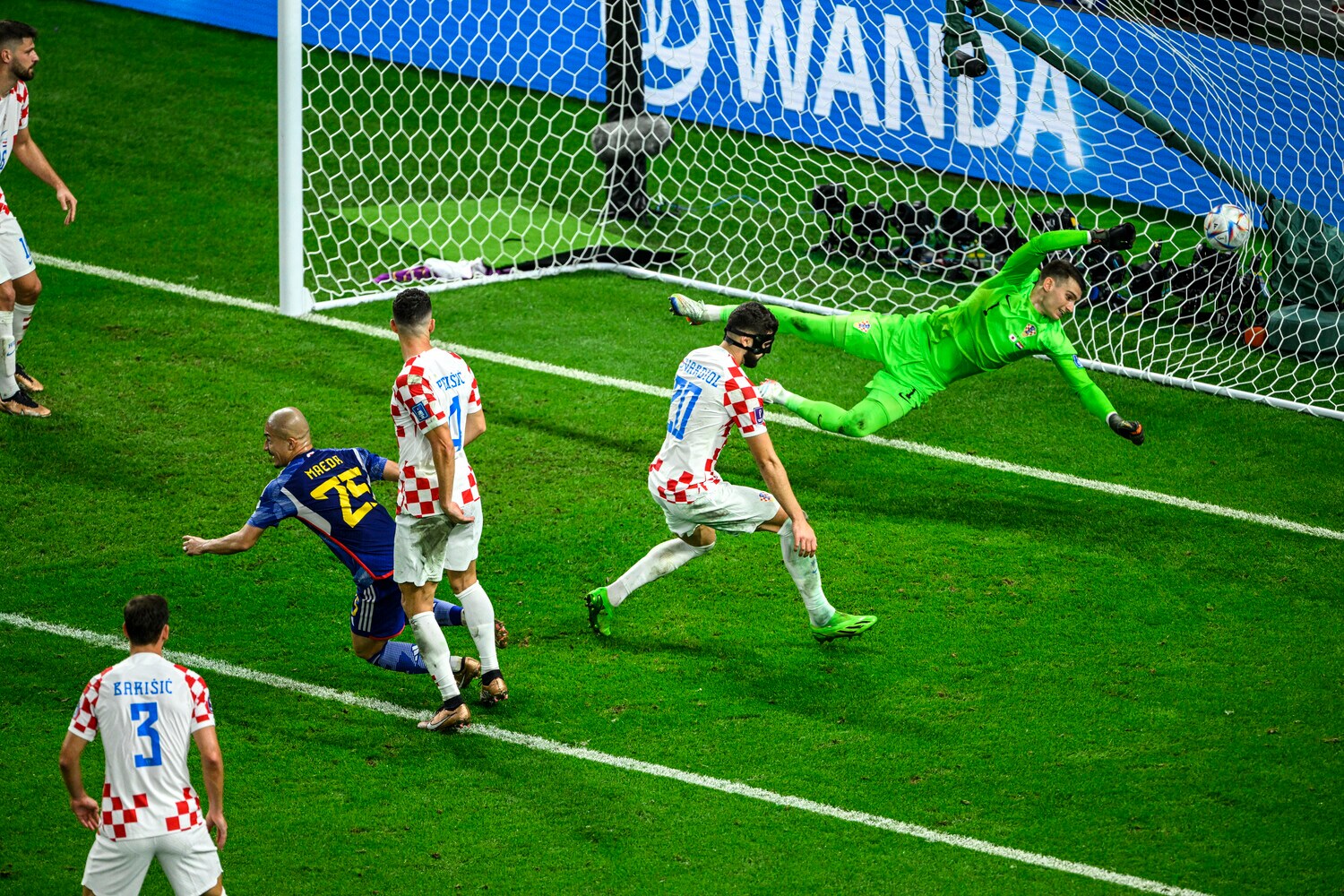 前田の先制ゴール　©Takuya Sugiyama/JMPA