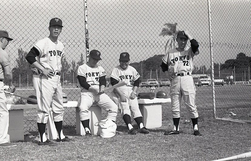 1967年の巨人首脳陣。左から藤田元司コーチ、川上哲治監督、荒川博コーチ、牧野茂コーチ ©JIJI PRESS