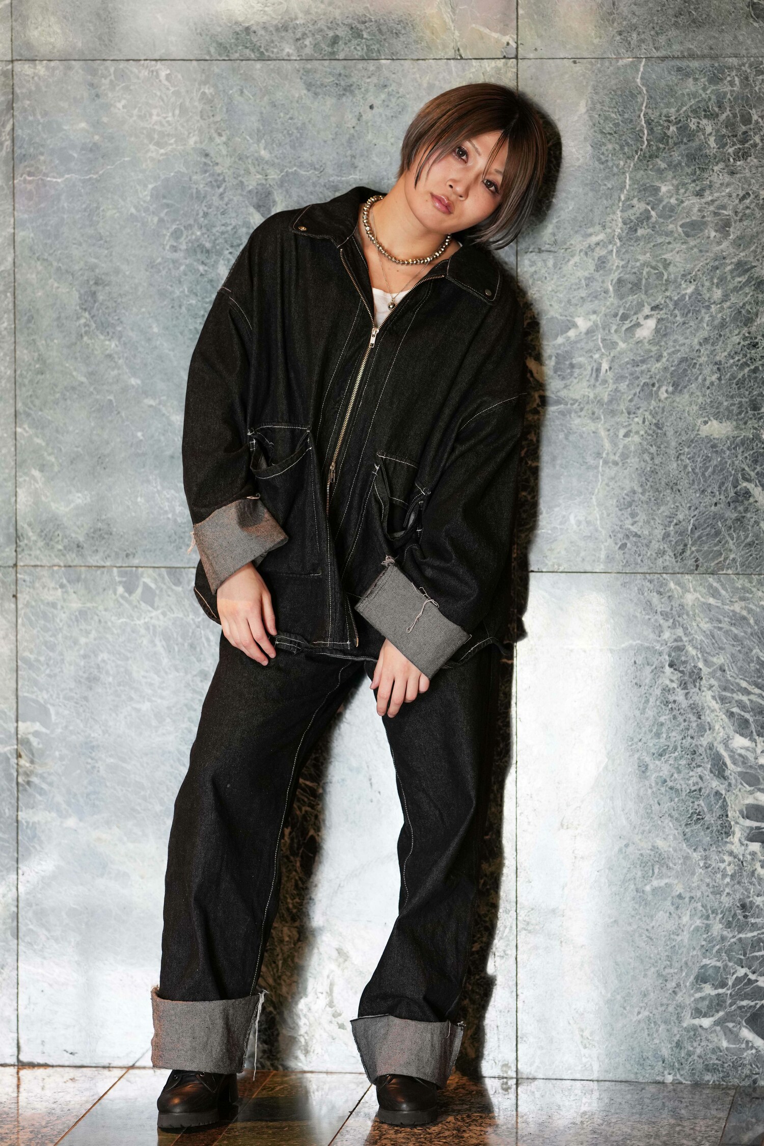 幼少期は“見た目お嬢様、中身は超活発”だったという安納サオリ　©Essei Hara