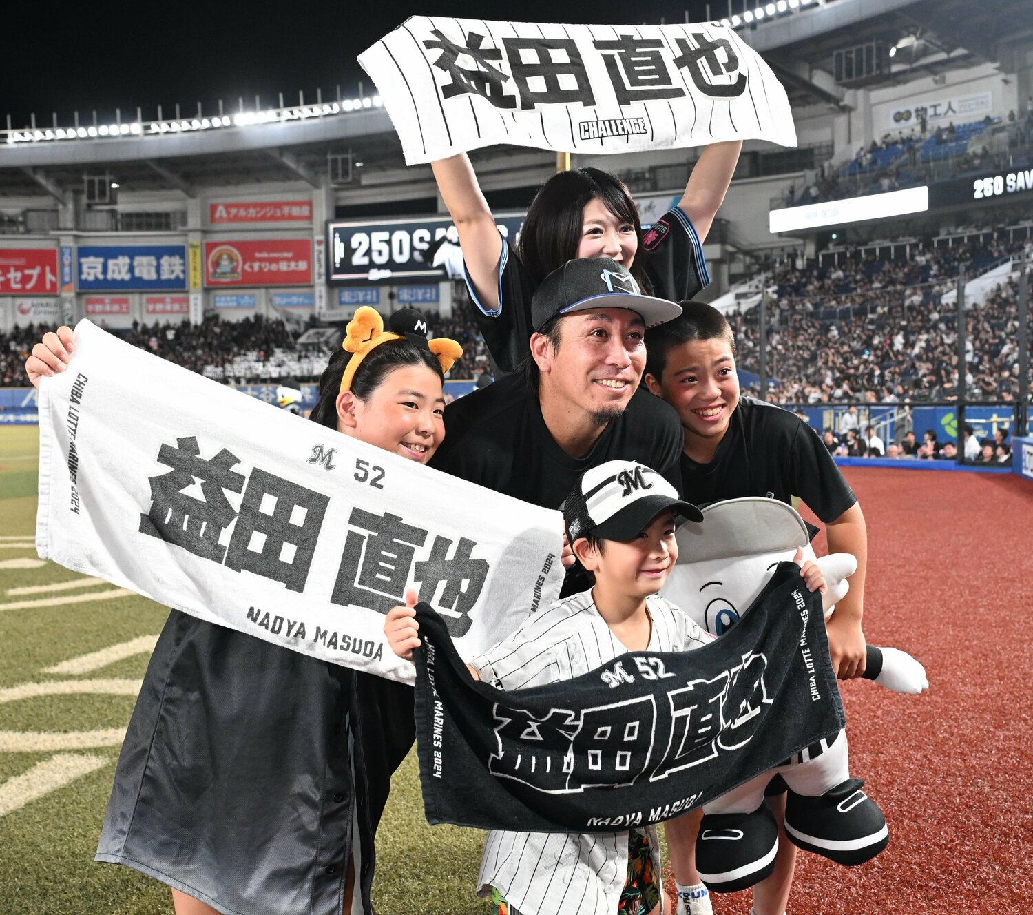 家族の大きな愛に支えられて金字塔に到達した ©SANKEI SHIMBUN