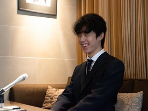 藤井聡太七段、幼いころ以来の飛行機で北海道へ!王位戦第2局、勝負飯は「中華セット」。初封じ手は?