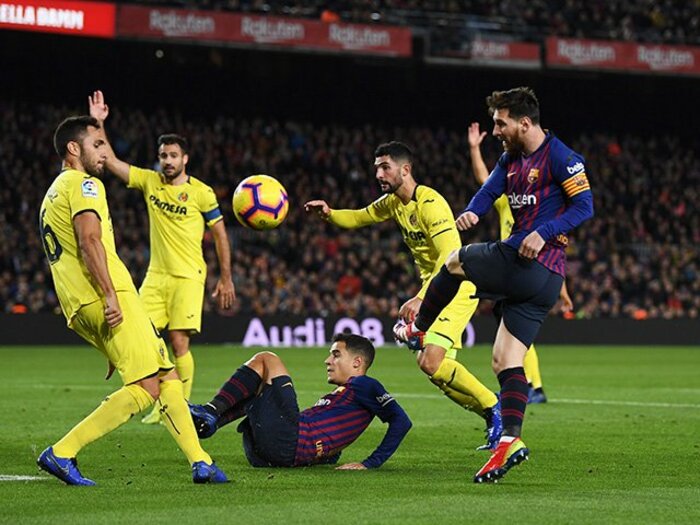 バルサは首位だがバランスが悪い。クラブ史に残る失点数の原因とは。＜Number Web＞ photograph by Uniphoto press